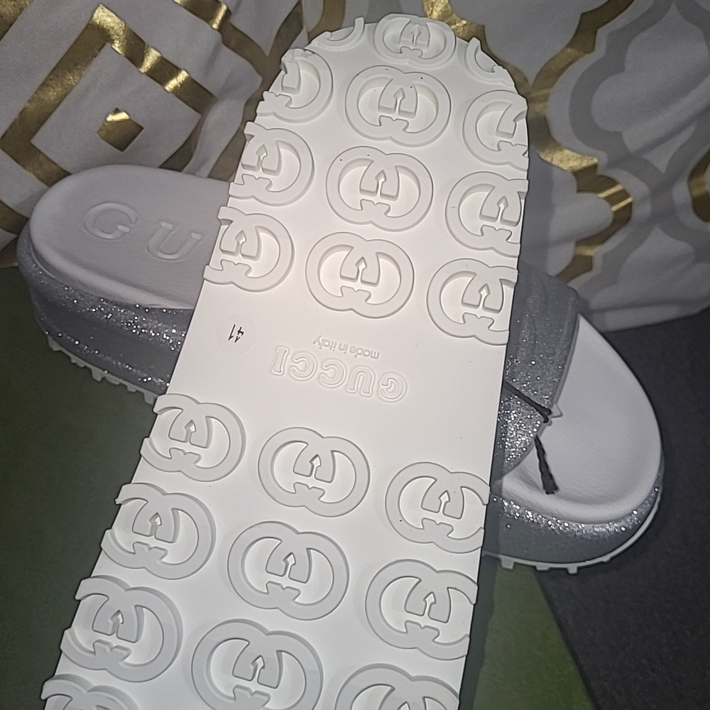 Gucci Silver Slide Sandals - Picture 4 of 4